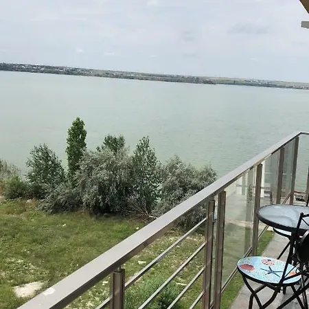 Apartmán By The Lake